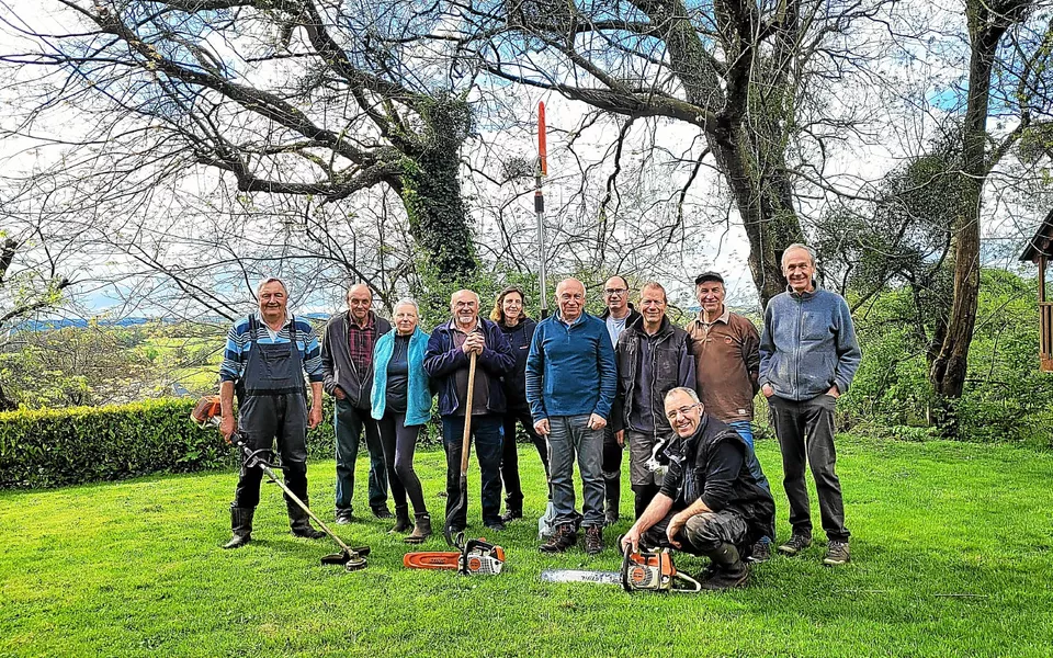 Bénévoles de l'association Les Vieilles Pierres